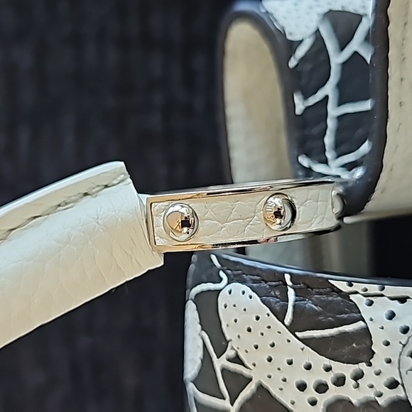 Limited Edition LVxYK 1 of 50 Made Capucines MM - Picture 7 of 13